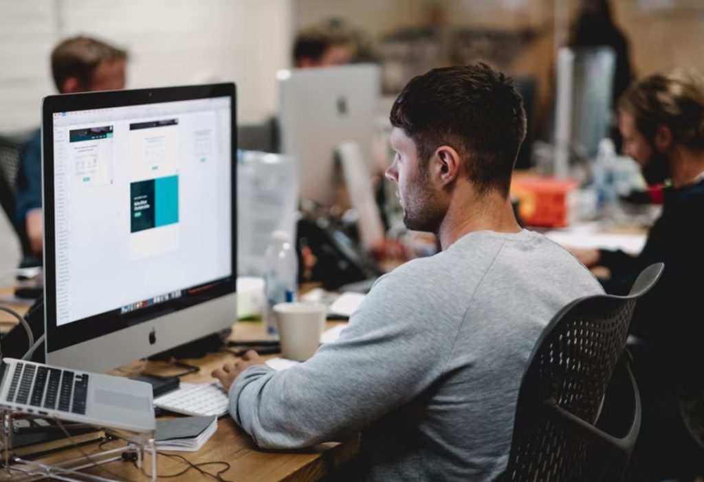 it-business-analyst-salary-uk-how-much-money-do-they-make-london
