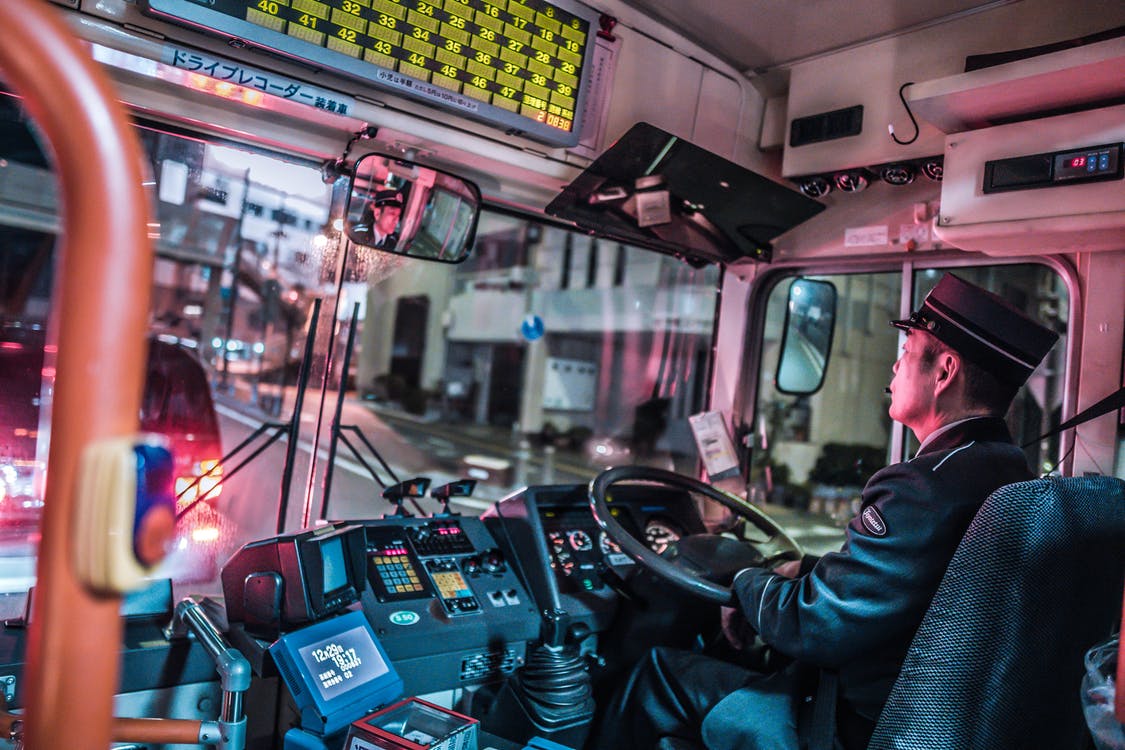 How much does a bus driver earn in London